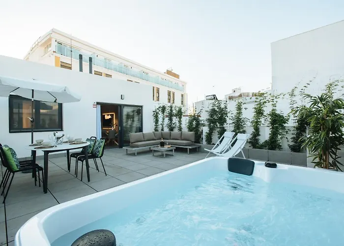 Guadalupe 15 By Magno - Penthouse With Private Solarium & Jacuzzi
