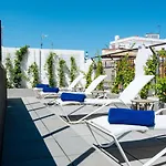 Guadalupe 15 By Magno - Penthouse With Private Solarium & Jacuzzi